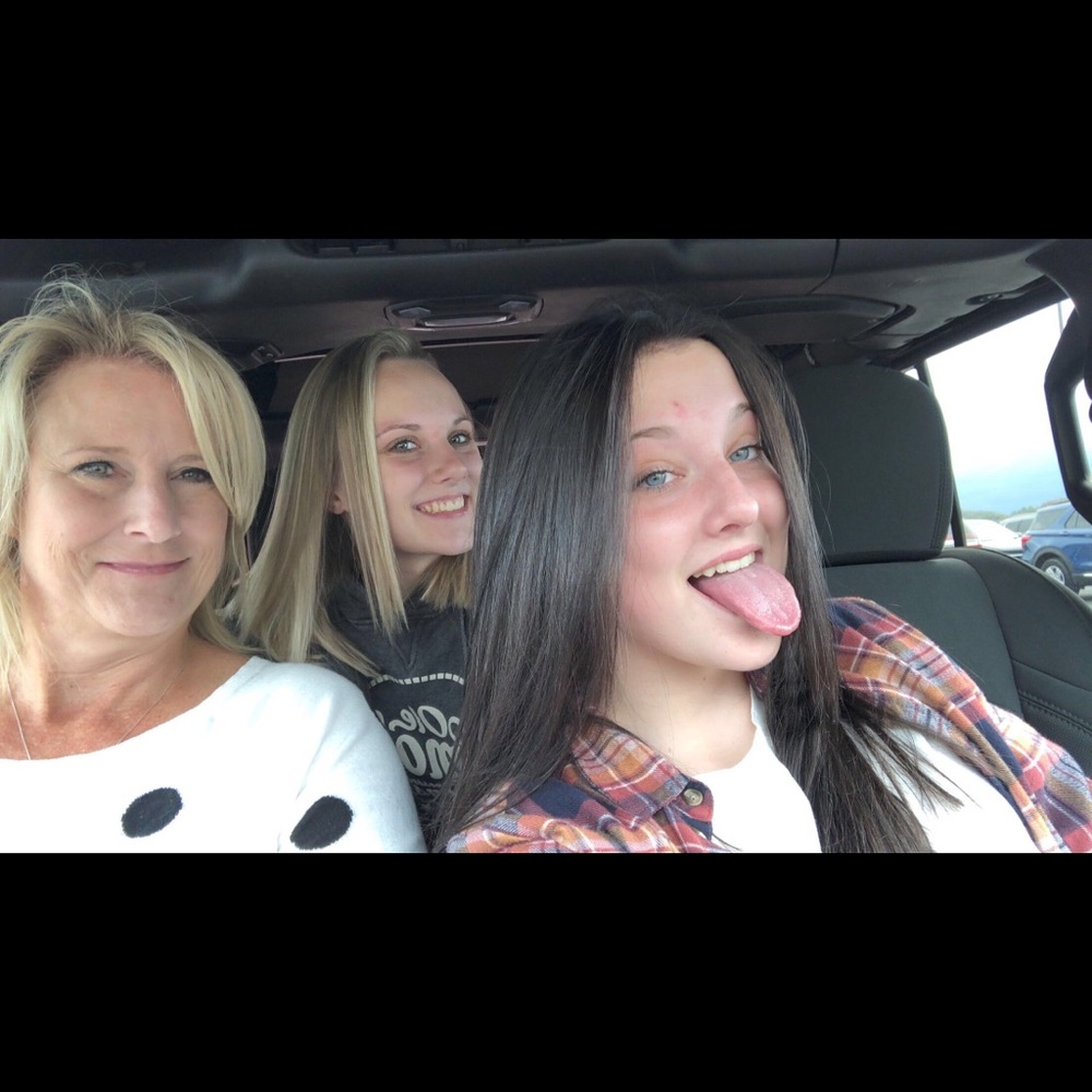 Meet your Posher, Regina